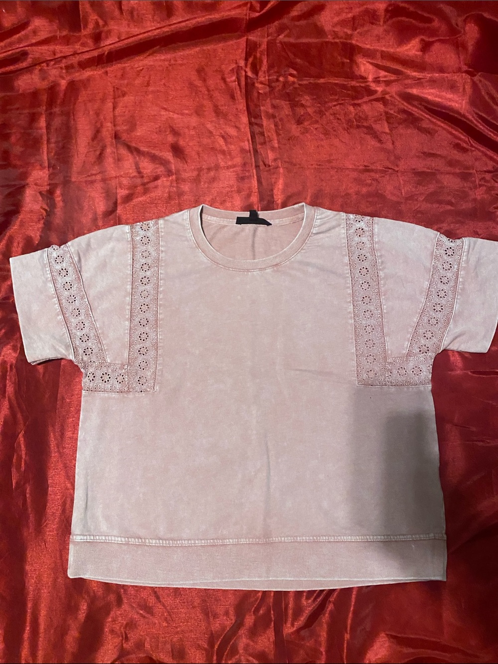 Women’s Light Pink Lace-Trim Short Sleeve Top